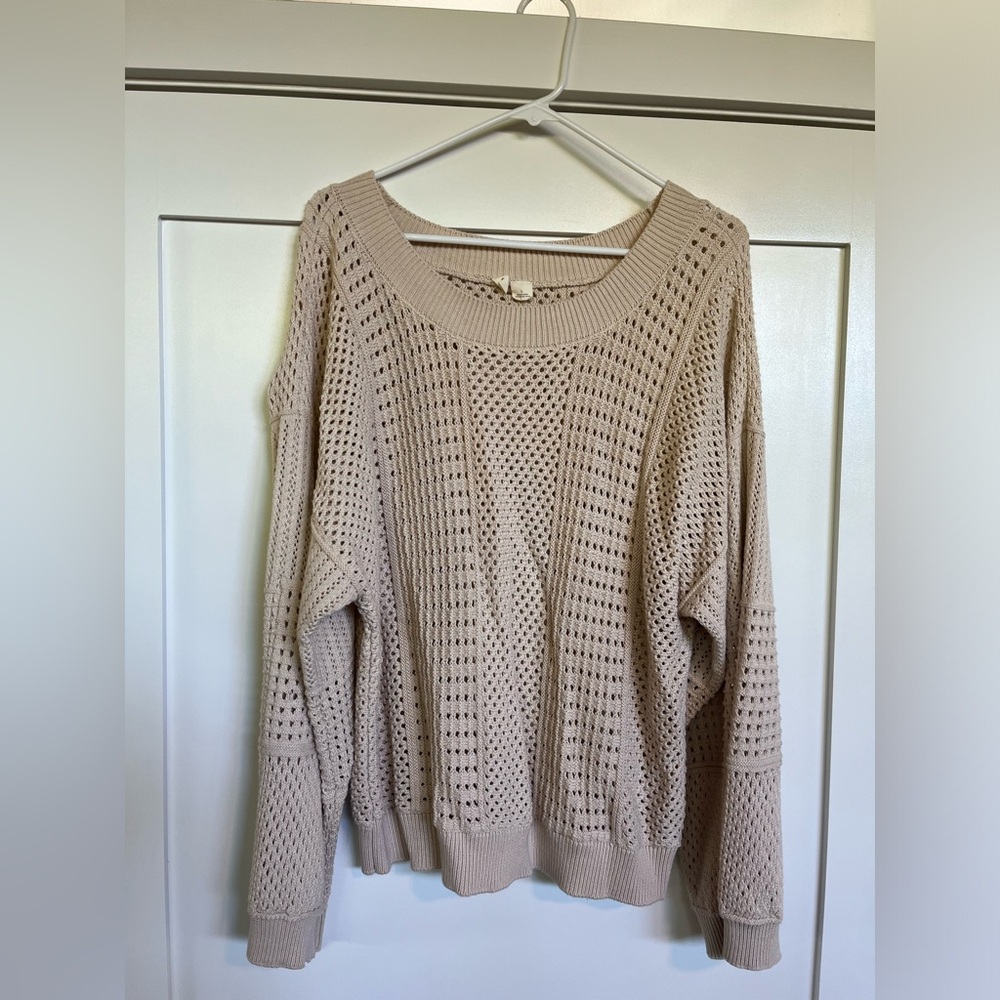 Beige, cozy sweater!
